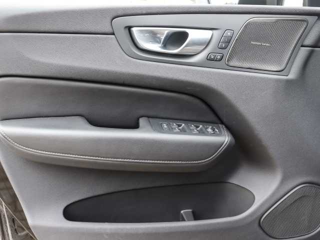 Volvo  Plus Dark Recharge Plug-In Hybrid AWD T8 Twin Engine EU6d StandHZG AHK digitales