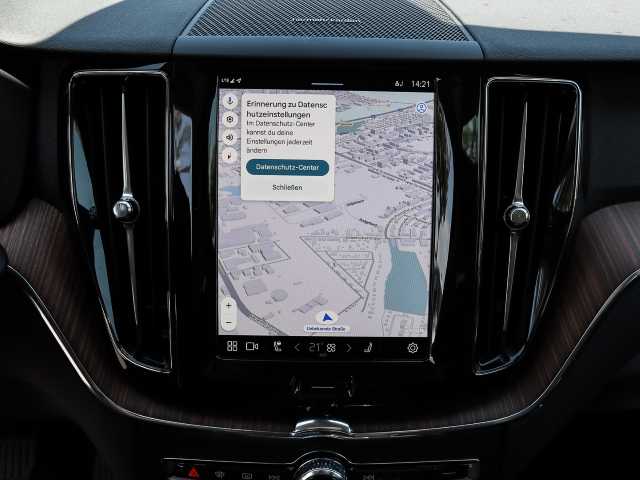 Volvo  Plus Dark Recharge Plug-In Hybrid AWD T8 Twin Engine EU6d StandHZG AHK digitales