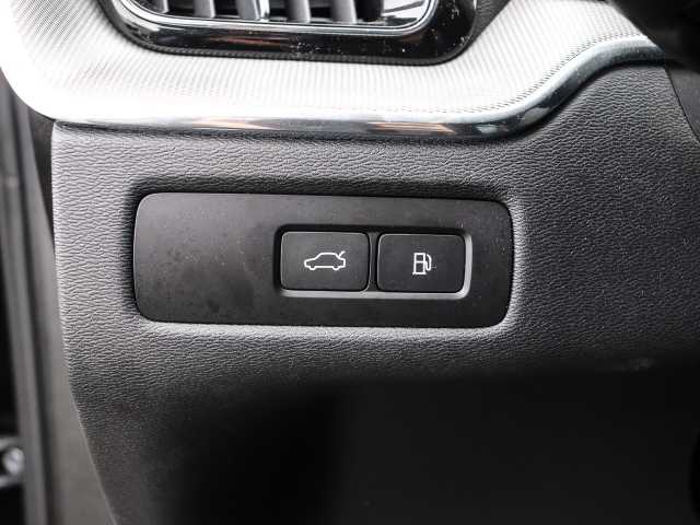 Volvo  Plus Dark Recharge Plug-In Hybrid AWD T8 Twin Engine EU6d StandHZG digitales Coc