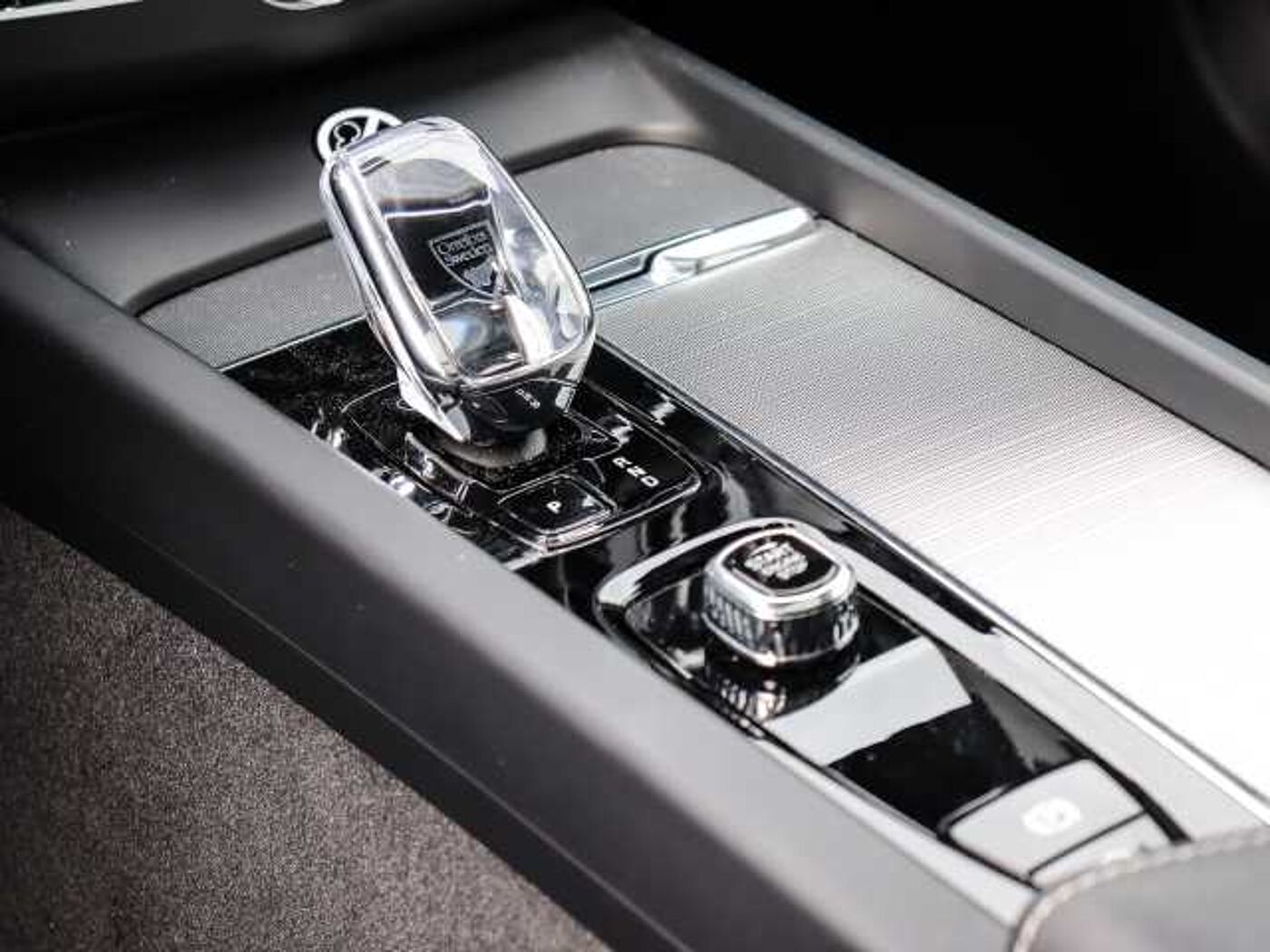 Volvo  Plus Black Edition Recharge Plug-In Hybrid AWD T8 Twin Engine EU6d StandHZG Lede