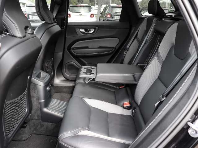 Volvo  Plus Black Edition Recharge Plug-In Hybrid AWD T8 Twin Engine EU6d StandHZG Lede