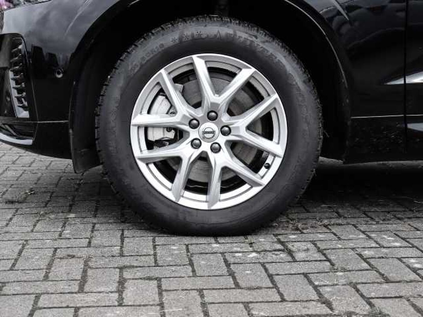Volvo  Plus Black Edition Recharge Plug-In Hybrid AWD T8 Twin Engine EU6d StandHZG Lede