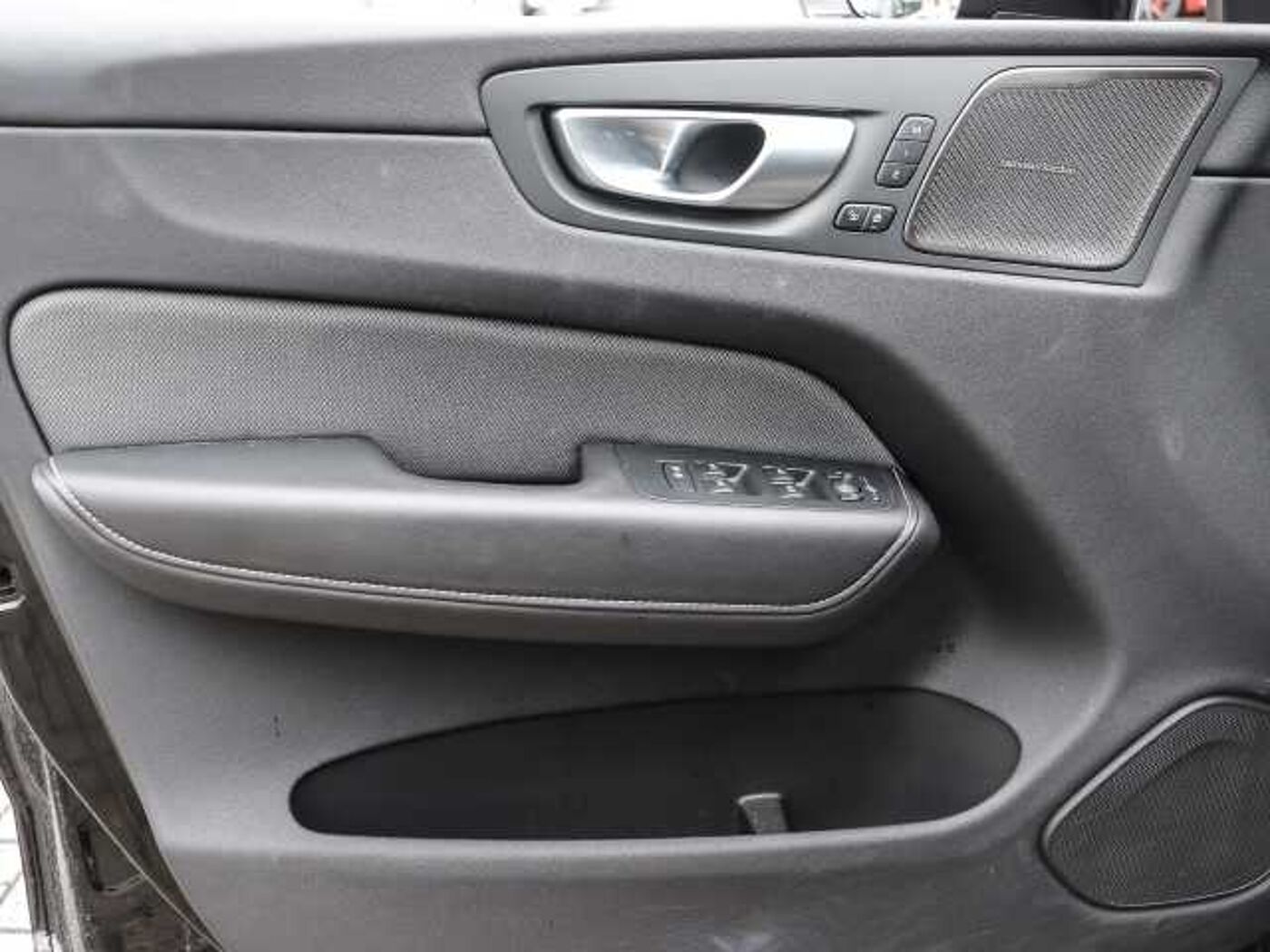 Volvo  Plus Black Edition Recharge Plug-In Hybrid AWD T8 Twin Engine EU6d StandHZG Lede