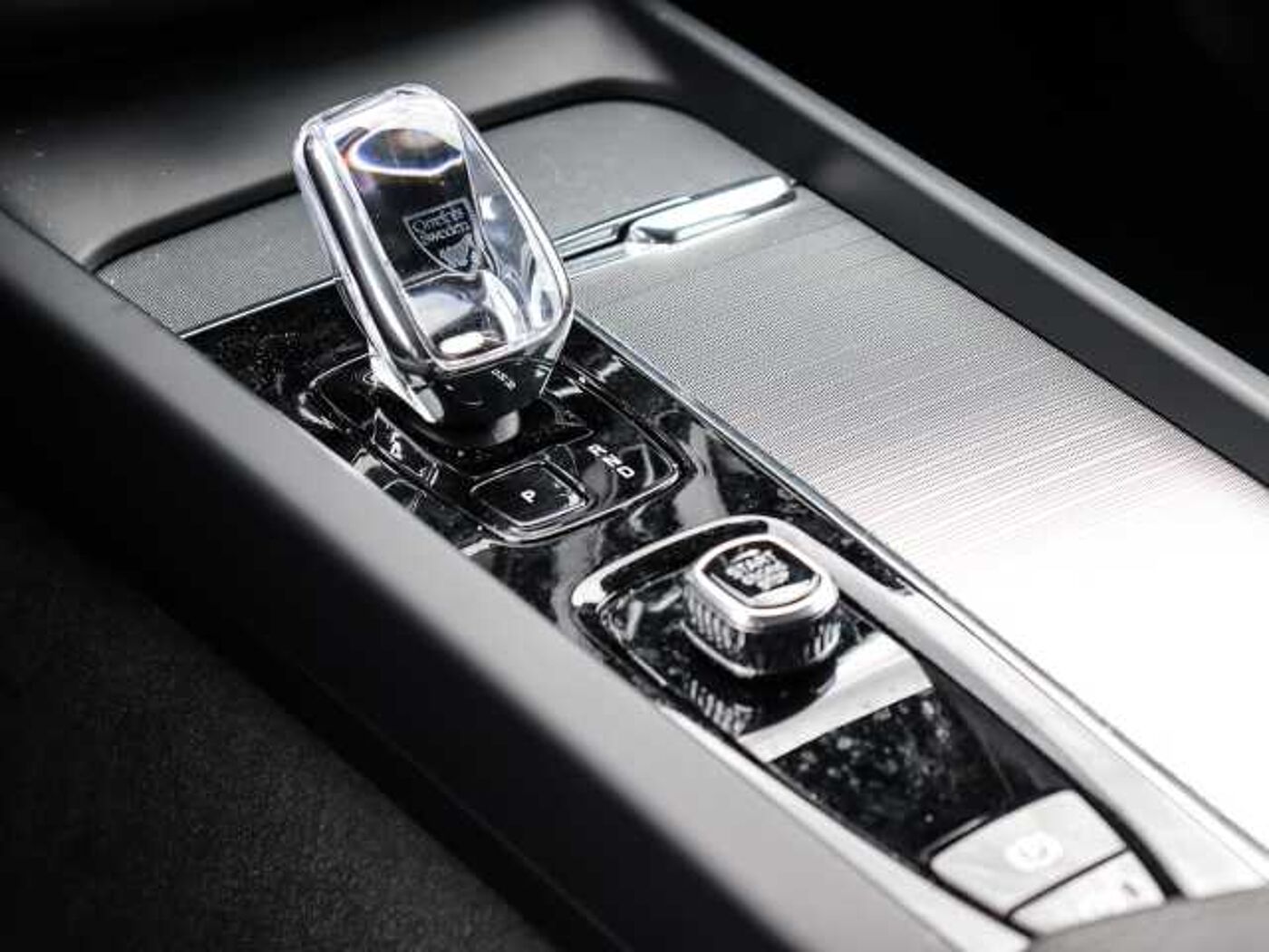 Volvo  Plus Black Edition Recharge Plug-In Hybrid AWD T8 Twin Engine EU6d StandHZG Lede