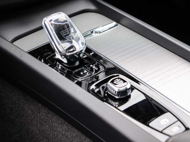Volvo  R Design Recharge Plug-In Hybrid AWD T6 Twin Engine EU6d StandHZG Leder digitale
