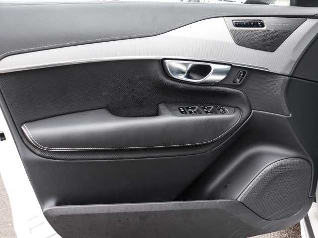Volvo  Plus Bright Recharge Plug-In Hybrid AWD T8 Twin Engine EU6d 7-Sitzer StandHZG di