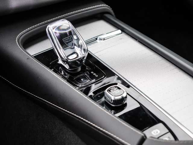 Volvo  Plus Bright Recharge Plug-In Hybrid AWD T8 Twin Engine EU6d 7-Sitzer StandHZG di
