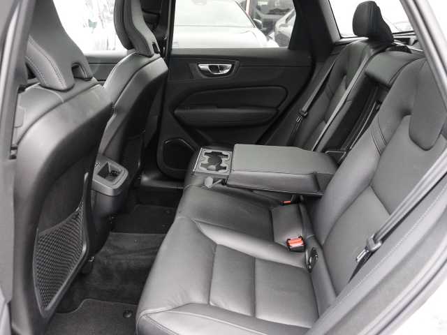 Volvo  Plus Dark 2WD B4 Benzin EU6d StandHZG digitales Cockpit Memory Sitze Soundsystem