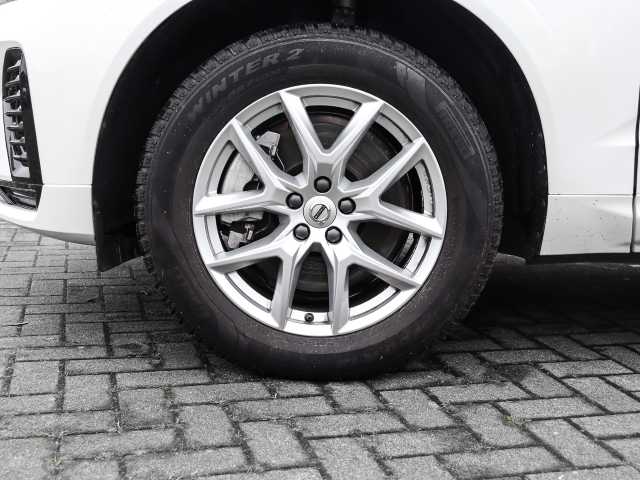 Volvo  Plus Dark 2WD B4 Benzin EU6d StandHZG digitales Cockpit Memory Sitze Soundsystem