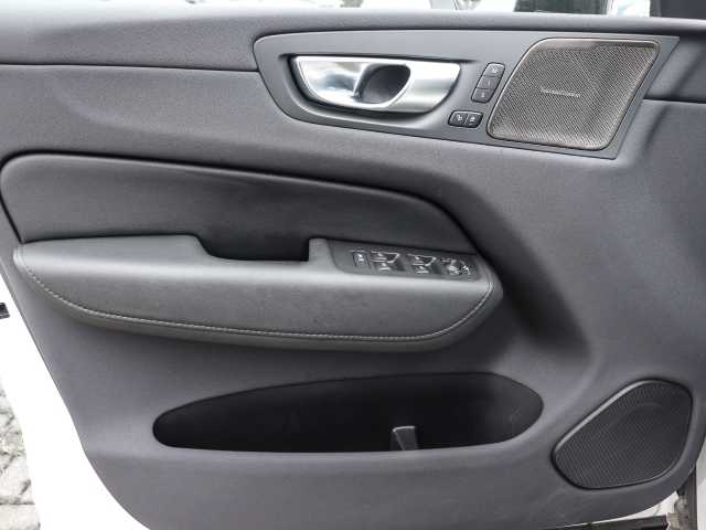 Volvo  Plus Dark 2WD B4 Benzin EU6d StandHZG digitales Cockpit Memory Sitze Soundsystem