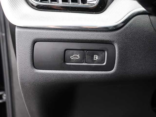 Volvo  Plus Dark Recharge Plug-In Hybrid AWD T8 Twin Engine EU6d StandHZG Leder digital