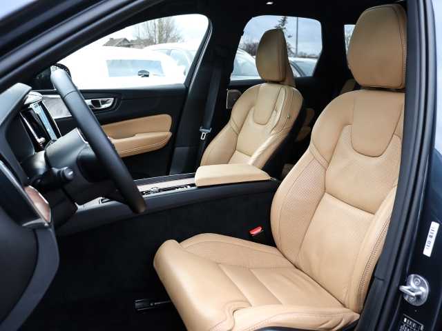 Volvo  Ultra Dark AWD B5 Benzin EU6e HUD AD digitales Cockpit Memory Sitze Soundsystem