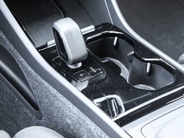 Volvo  Core Recharge Pure Electric 2WD P6 StandHZG digitales Cockpit Soundsystem LED Sp