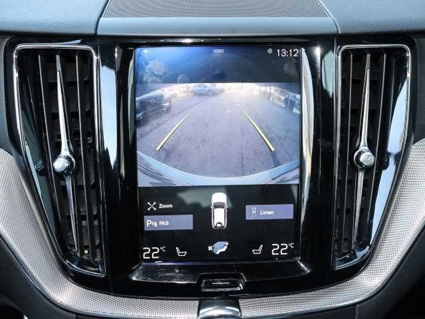 Volvo  R Design 2WD D4 EU6d-T HUD Navi Leder digitales Cockpit Soundsystem LED Kurvenli