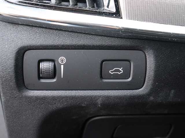 Volvo  Kombi Inscription D4 DPF AHK Navi Leder digitales Cockpit Memory Sitze Soundsyst