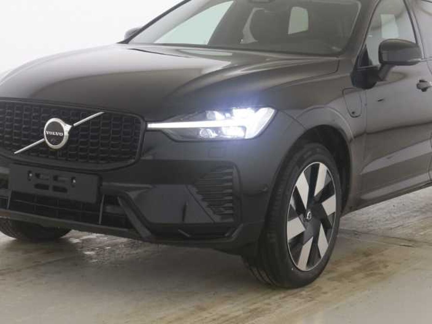 Volvo  Plus Dark Recharge Plug-In Hybrid AWD T8 Twin Engine EU6d StandHZG digitales Coc