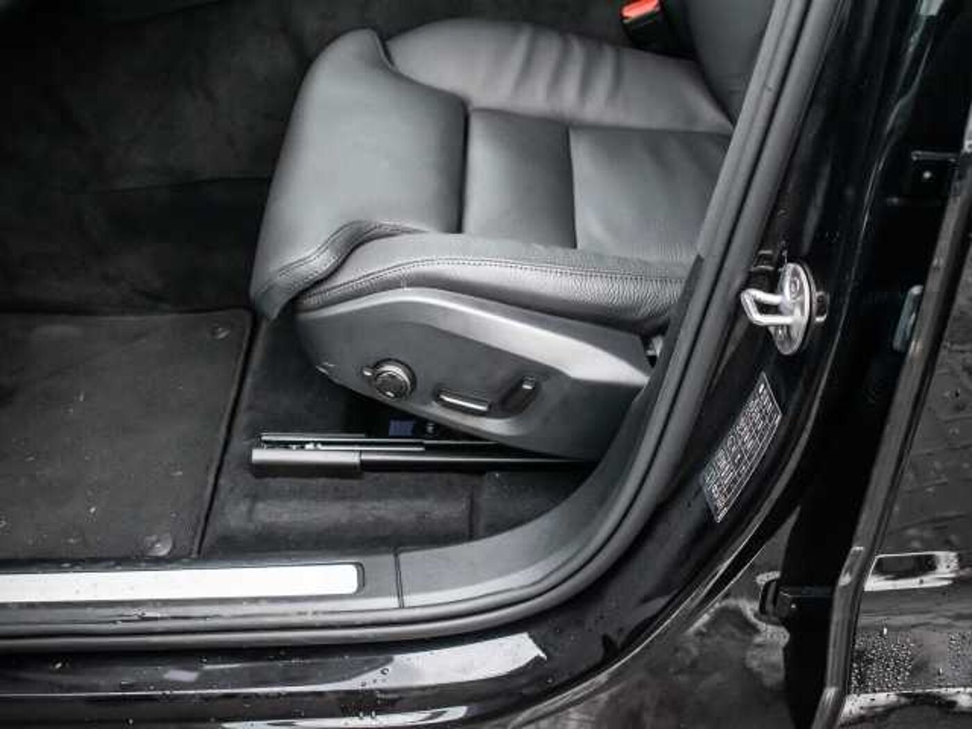 Volvo  Plus Dark Recharge Plug-In Hybrid AWD T8 Twin Engine EU6d StandHZG digitales Coc