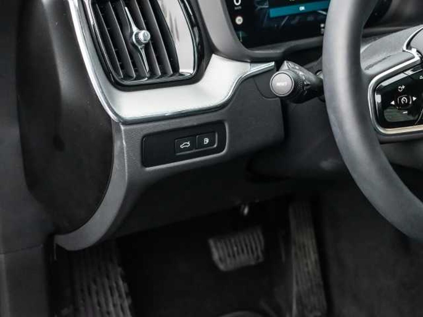 Volvo  Plus Dark Recharge Plug-In Hybrid AWD T8 Twin Engine EU6d StandHZG digitales Coc