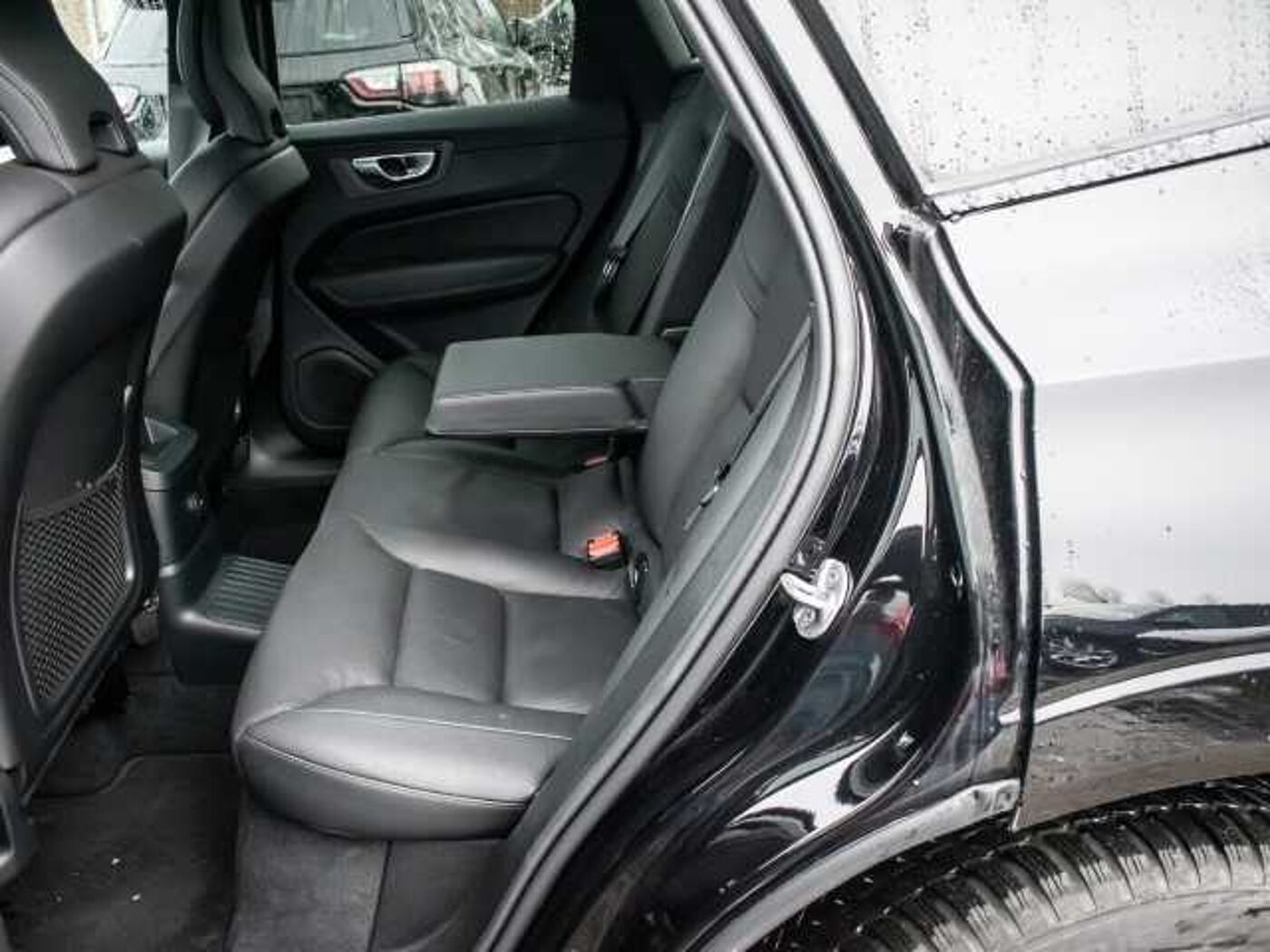 Volvo  Plus Dark Recharge Plug-In Hybrid AWD T8 Twin Engine EU6d StandHZG digitales Coc