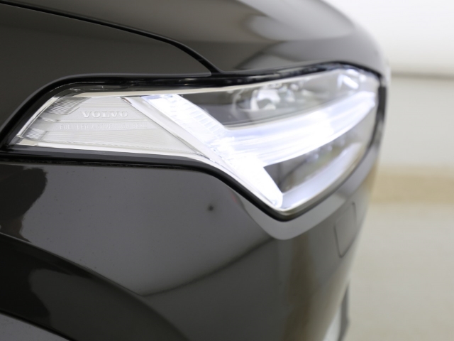 Volvo  Plus Bright Recharge Plug-In Hybrid AWD T8 Twin Engine EU6d 7-Sitzer StandHZG di