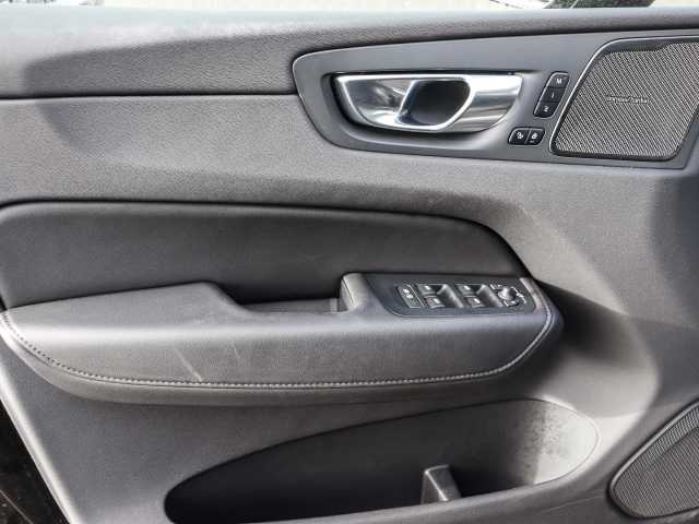 Volvo  Ultra Dark Recharge Plug-In Hybrid AWD T8 Twin Engine EU6d HUD StandHZG digitale