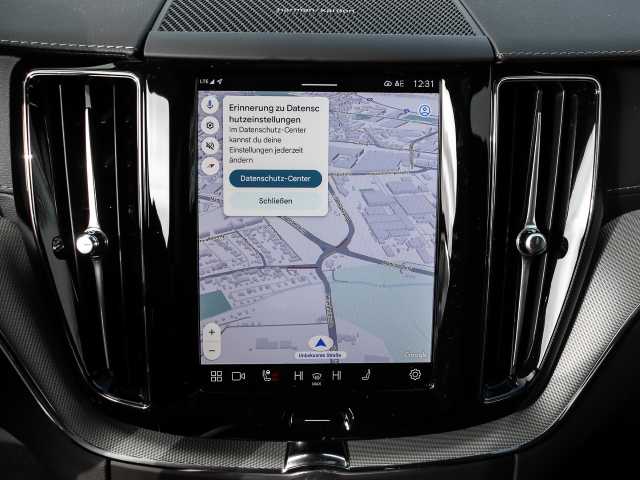 Volvo  Ultra Dark Recharge Plug-In Hybrid AWD T8 Twin Engine EU6d HUD StandHZG digitale