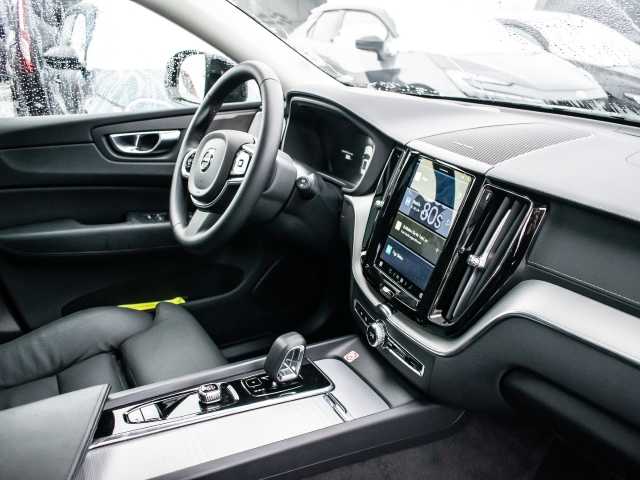 Volvo  Ultra Dark Recharge Plug-In Hybrid AWD T8 Twin Engine EU6d HUD StandHZG digitale