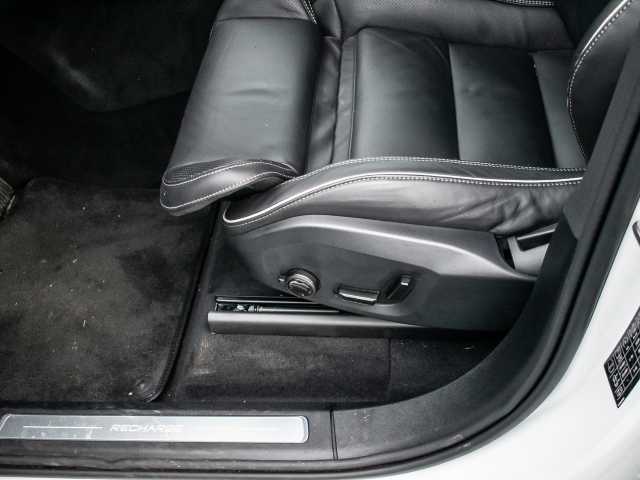 Volvo  Plus Bright Recharge Plug-In Hybrid AWD T8 Twin Engine EU6d 7-Sitzer StandHZG di