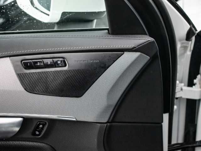 Volvo  Plus Bright Recharge Plug-In Hybrid AWD T8 Twin Engine EU6d 7-Sitzer StandHZG di