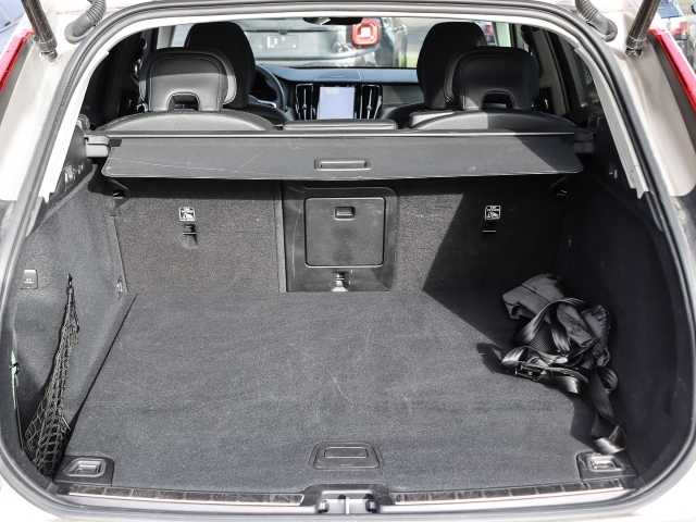 Volvo  Ultra Dark Recharge Plug-In Hybrid AWD T8 Twin Engine EU6d HUD StandHZG digitale