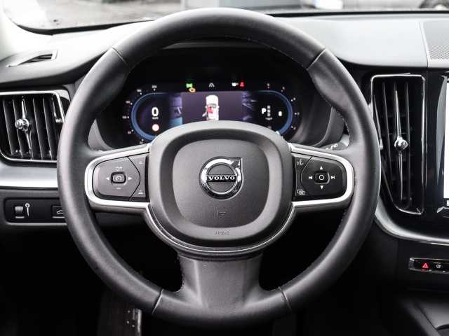 Volvo  Momentum Pro 2WD B4 Diesel EU6d StandHZG AHK digitales Cockpit Soundsystem Harma