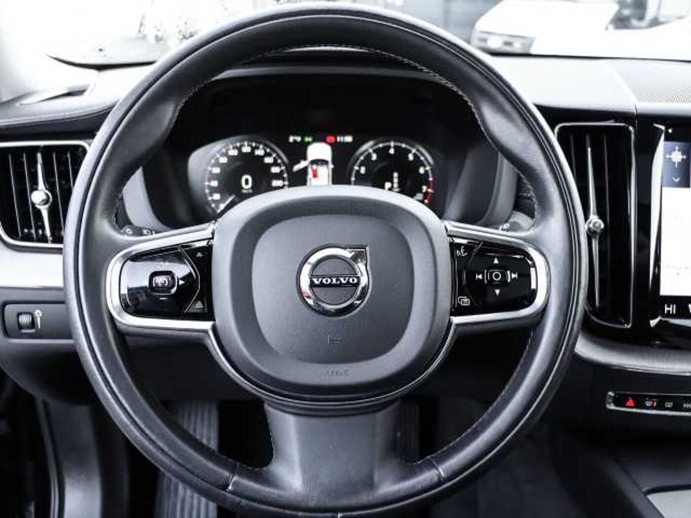 Volvo  Inscription 2WD B4 Benzin EU6d HUD StandHZG AHK Navi Leder digitales Cockpit Mem