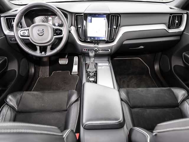 Volvo  R Design 2WD T5 EU6d-T Navi digitales Cockpit Soundsystem LED Kurvenlicht Schein