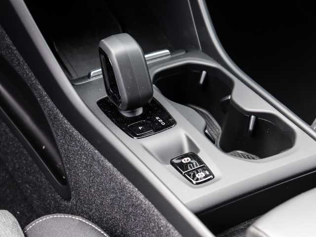 Volvo  Core Recharge Plug-In Hybrid 2WD T4 Twin Engine EU6d StandHZG digitales Cockpit