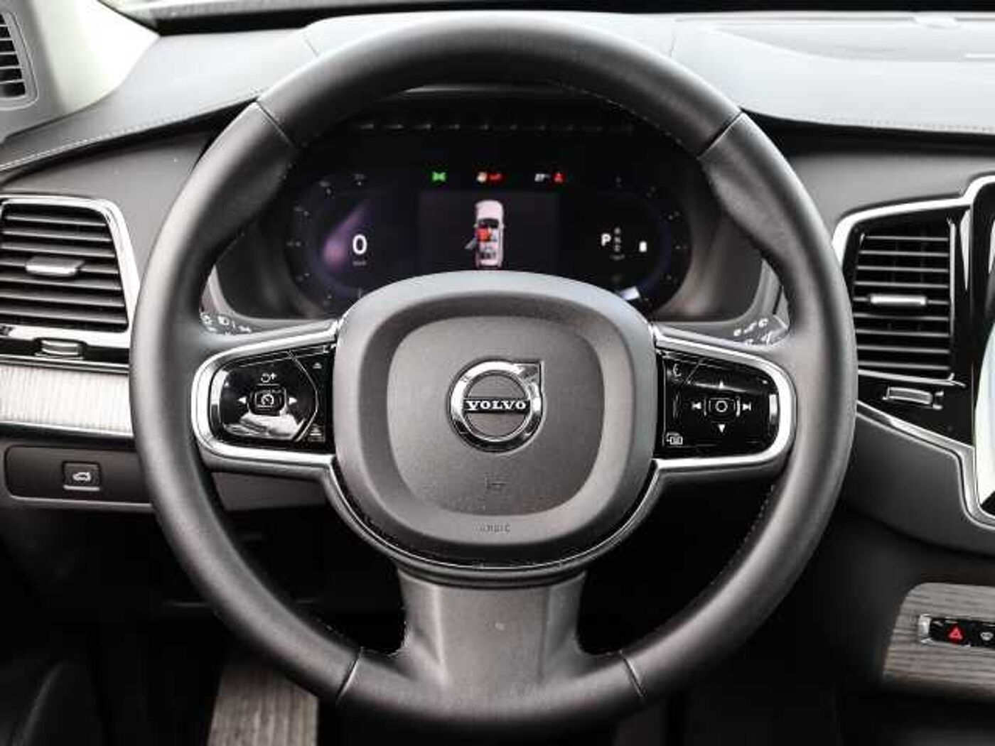 Volvo  Plus Bright AWD B5 Diesel EU6d 7-Sitzer Allrad AD StandHZG digitales Cockpit Mem