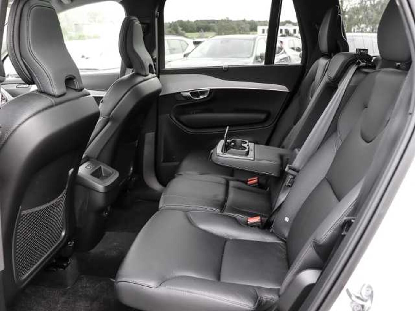 Volvo  Plus Bright AWD B5 Diesel EU6d 7-Sitzer Allrad AD StandHZG AHK digitales Cockpit