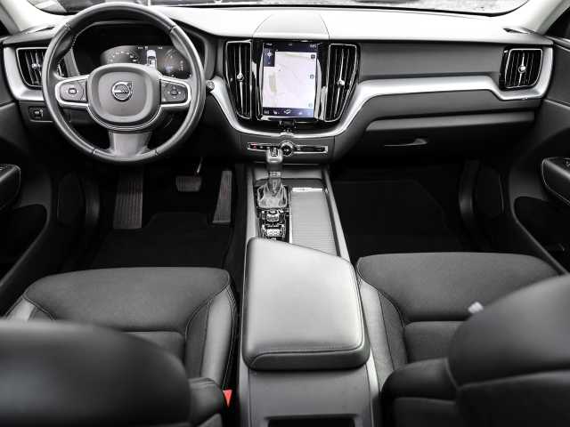 Volvo  Momentum Pro 2WD D4 EU6d-T AHK Navi digitales Cockpit Soundsystem LED Kurvenlich