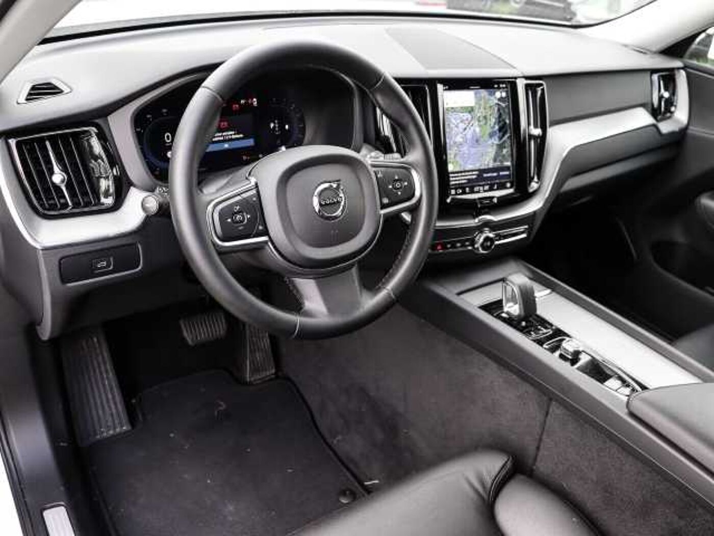 Volvo  Core 2WD B4 Benzin EU6d digitales Cockpit Memory Sitze Soundsystem LED Scheinwer