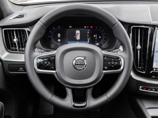 Volvo  Plus Dark 2WD B4 Benzin EU6d StandHZG Leder digitales Cockpit Memory Sitze Sound