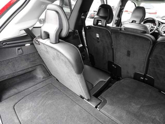 Volvo  Plus Bright AWD B5 Diesel EU6d 7-Sitzer Allrad AD StandHZG digitales Cockpit Mem