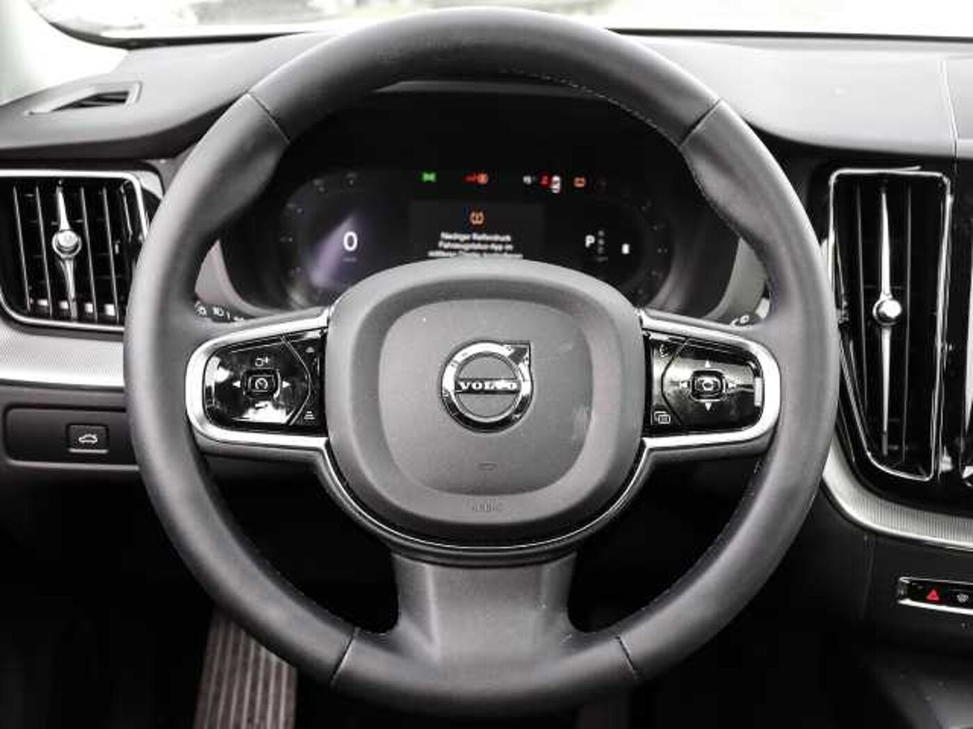 Volvo  Plus Bright 2WD B4 Benzin EU6d digitales Cockpit Memory Sitze Soundsystem 360 Ka