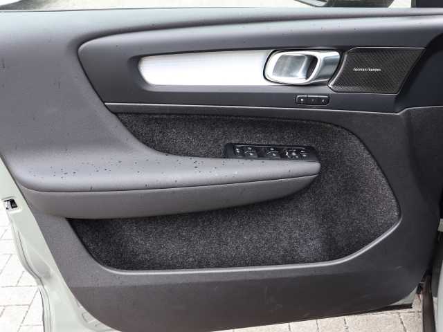 Volvo  Plus Dark 2WD B3 EU6d Navi digitales Cockpit Memory Sitze Soundsystem HarmanKard