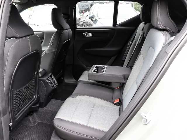 Volvo  Plus Dark 2WD B3 EU6d Navi digitales Cockpit Memory Sitze Soundsystem HarmanKard