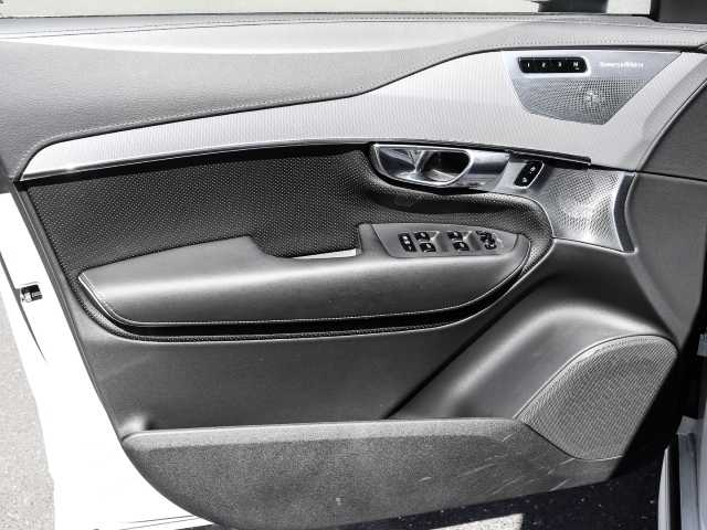Volvo  Ultimate Bright AWD B5 Diesel EU6d 7-Sitzer Allrad HUD AD StandHZG AHK digitales