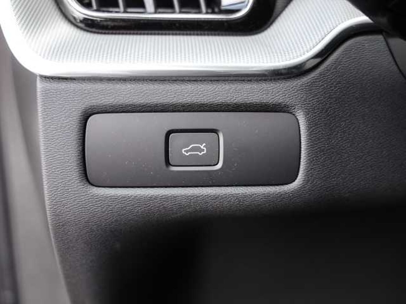 Volvo  Ultimate Dark 2WD B4 Diesel EU6d HUD AD digitales Cockpit Memory Sitze Soundsyst