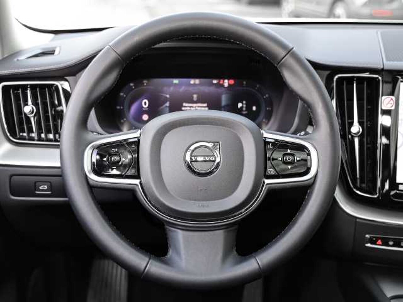 Volvo  Ultimate Dark 2WD B4 Diesel EU6d HUD AD digitales Cockpit Memory Sitze Soundsyst
