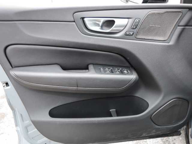 Volvo  Ultimate Dark 2WD B4 Diesel EU6d HUD AD digitales Cockpit Memory Sitze Soundsyst