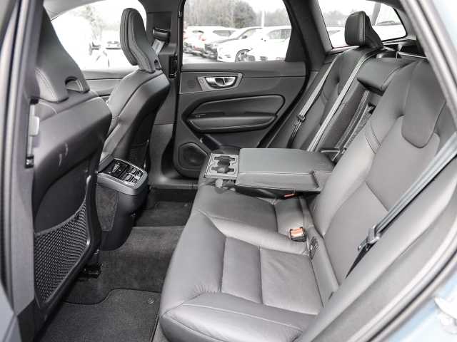 Volvo  Ultimate Dark 2WD B4 Diesel EU6d HUD AD digitales Cockpit Memory Sitze Soundsyst