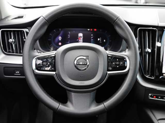 Volvo  Ultimate Dark 2WD B4 Diesel EU6d HUD AD digitales Cockpit Memory Sitze Soundsyst