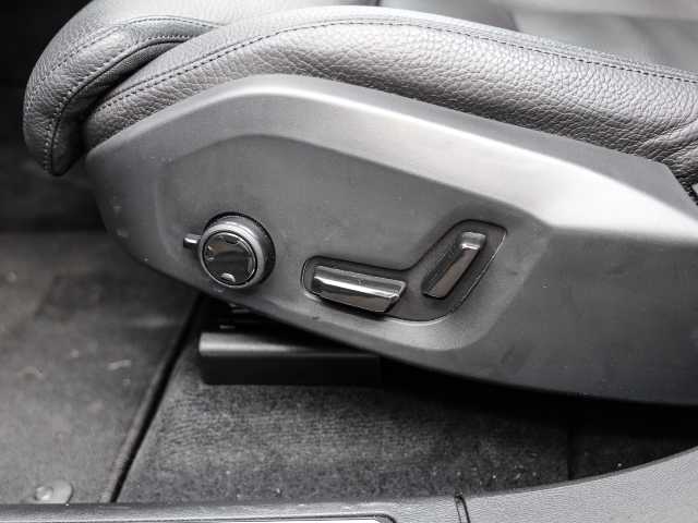 Volvo  Ultimate Dark AWD B4 Diesel EU6d Allrad HUD AD StandHZG digitales Cockpit Memory